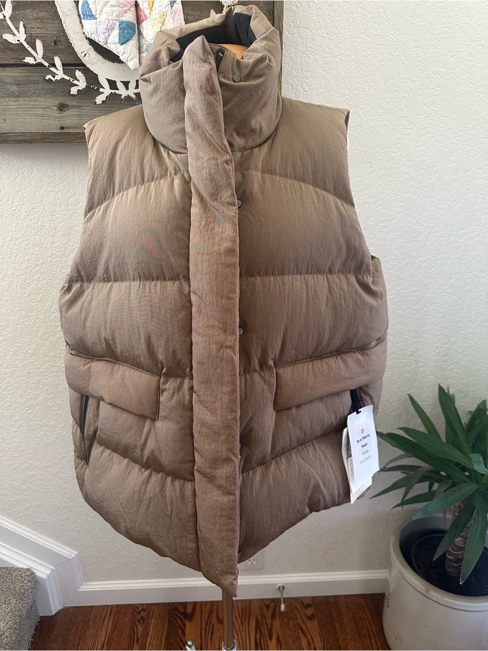 Lululemon In a Flurry Quilted Metallic Brown Puffer Vest ladies size 12 NWT